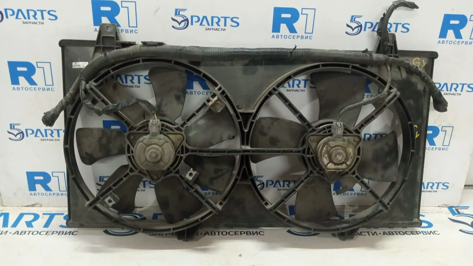 Диффузор радиатора M6 (GG) 2002-2006