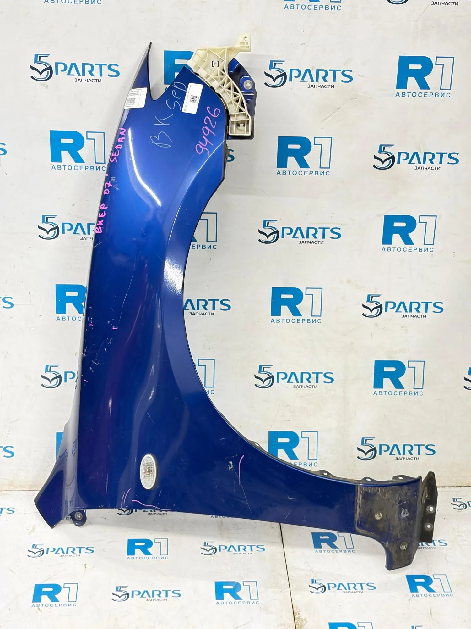 Крыло переднее правое M3 (BK) SDN 2003-2009