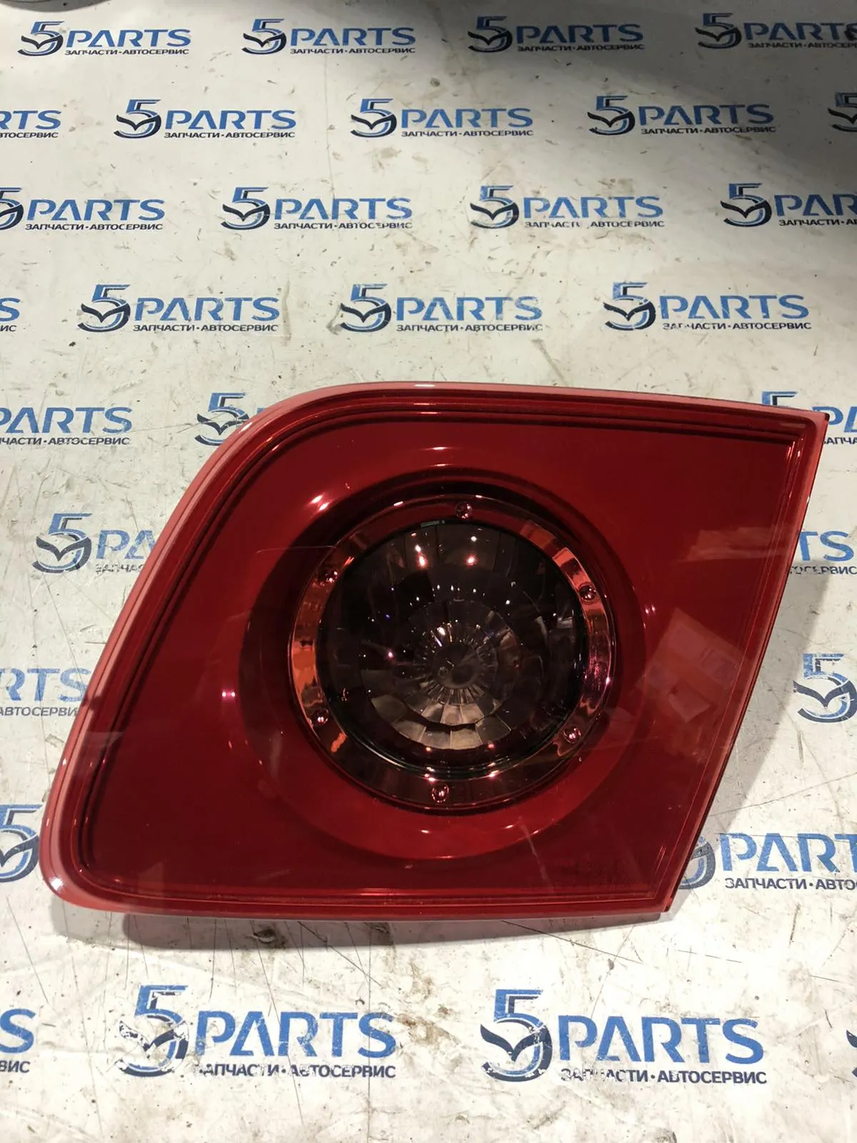 Фонарь внутренний правый M3 (BK) SDN 2003-2004