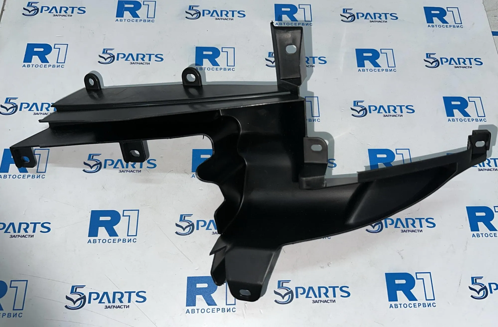 Дефлектор левый M3 (BL) 2009-2013