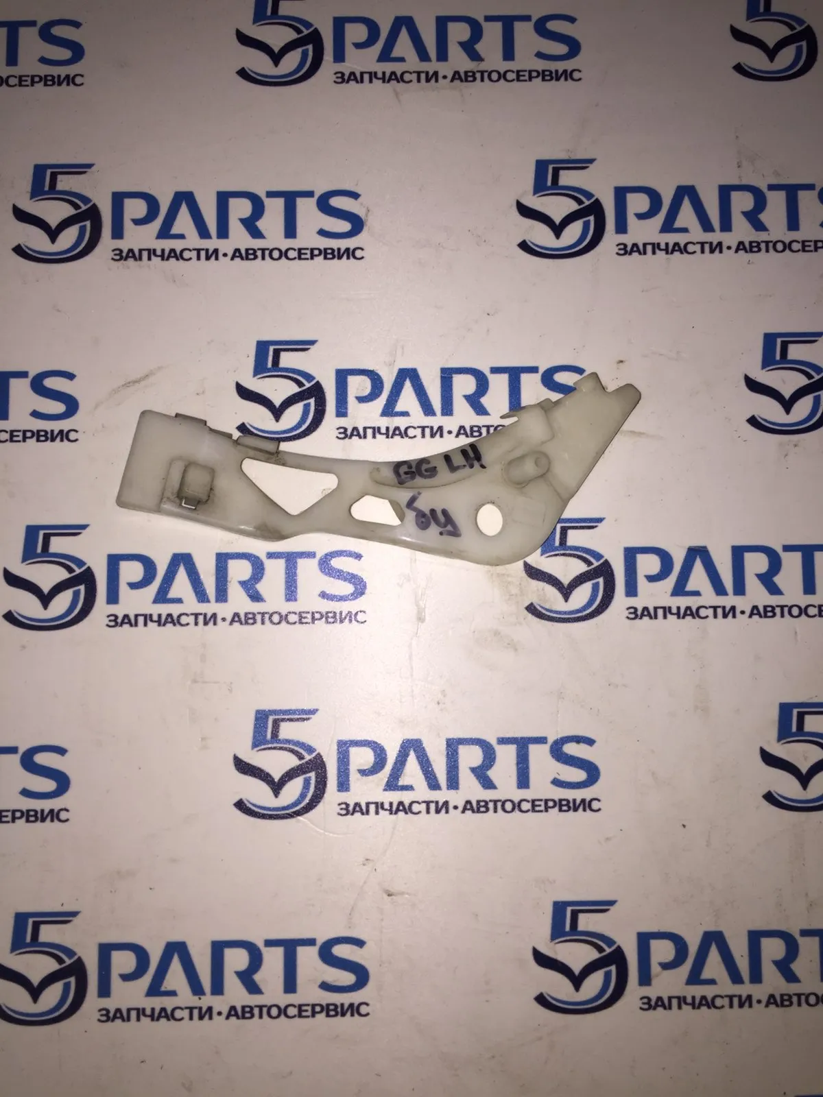 Кронштейн бампера переднего левый M6 (GG) 2002-2007