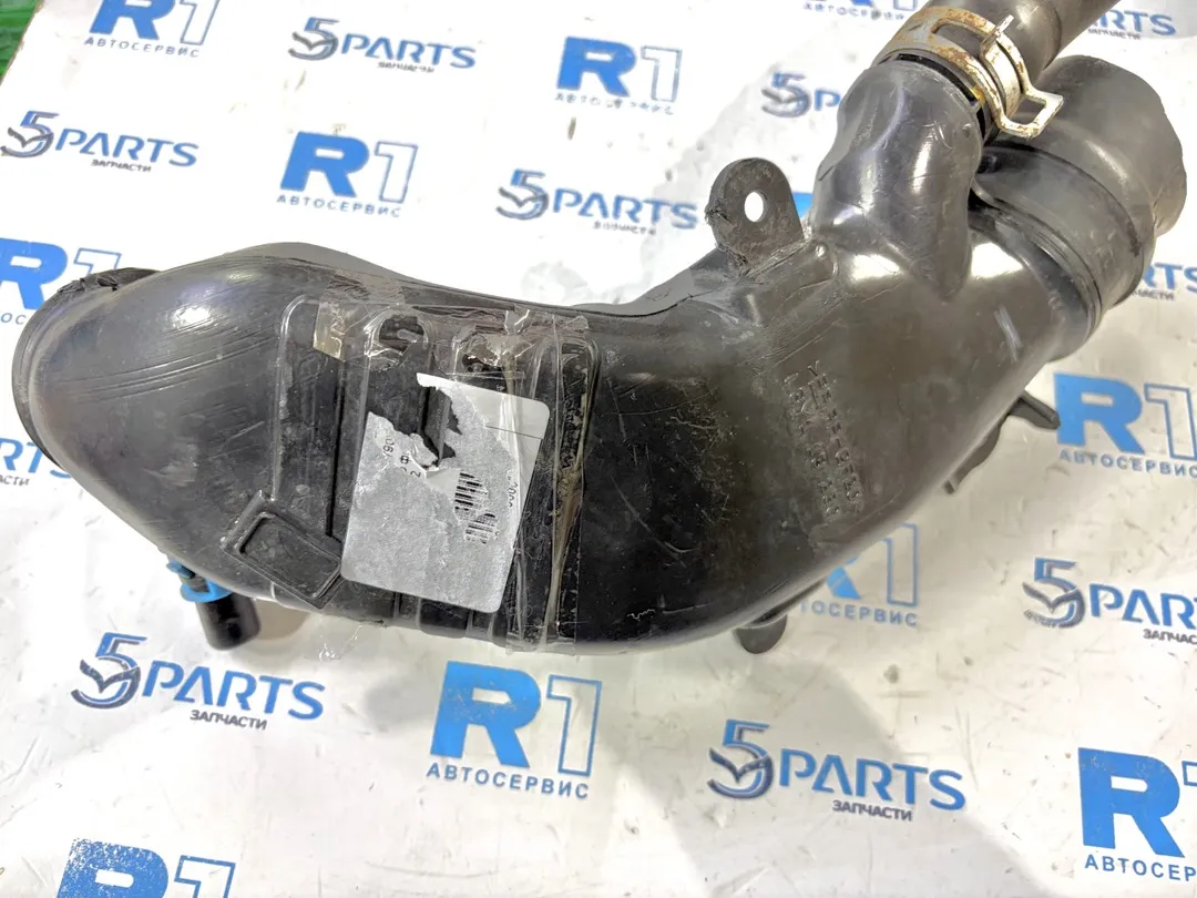 Патрубок воздушного фильтра MPV (LW) 1999-2008