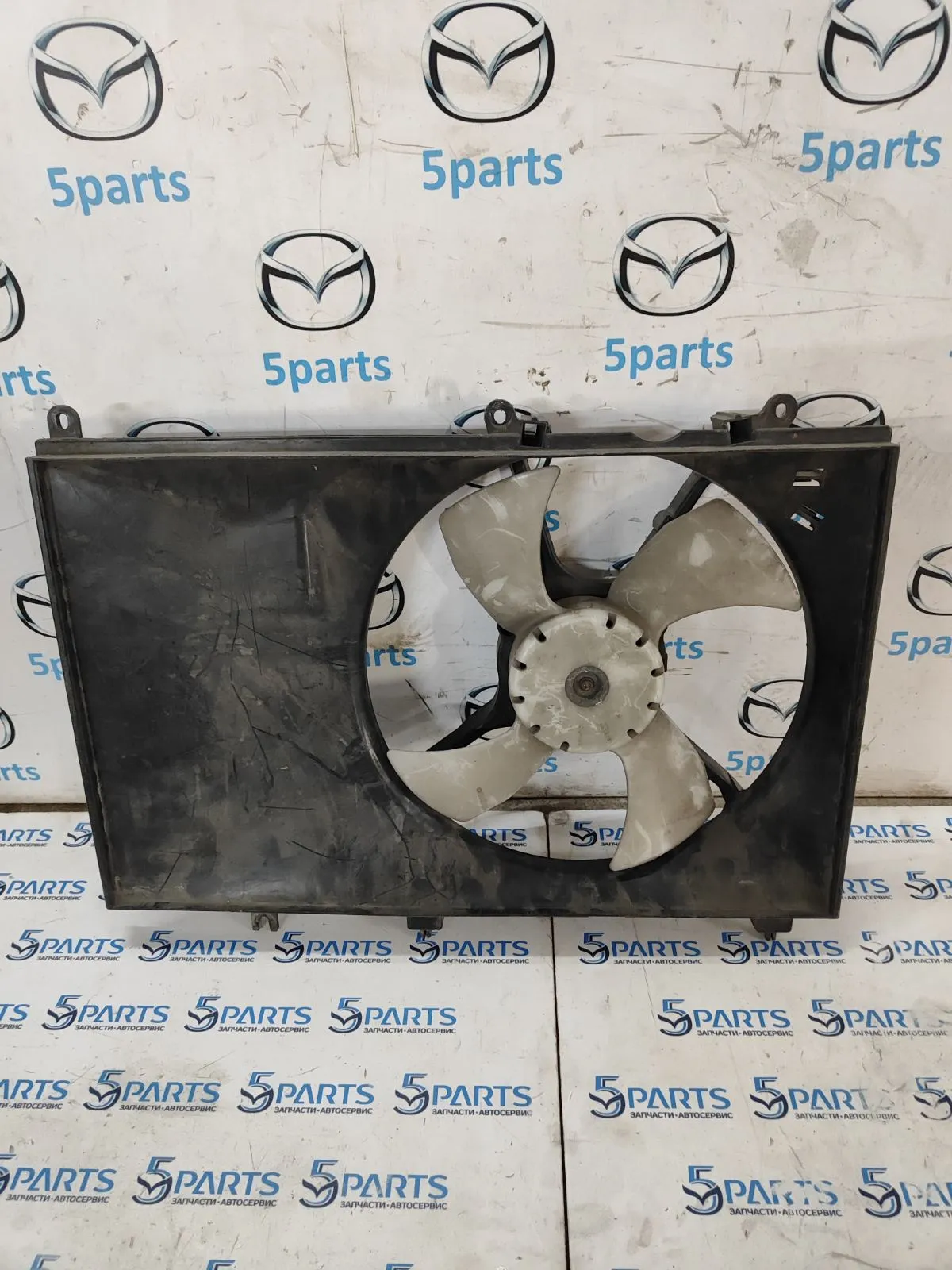 Диффузор радиатора MPV 