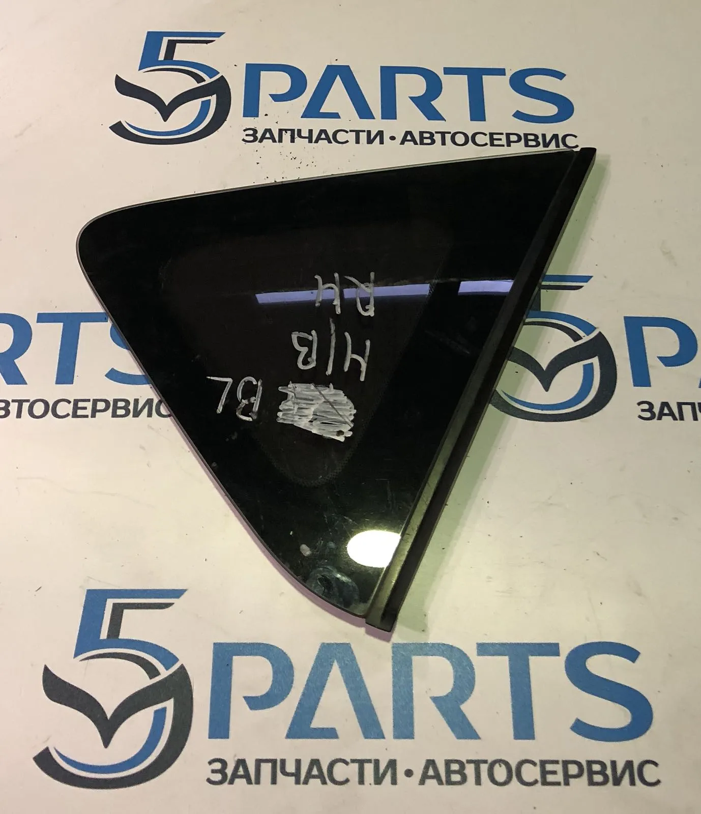 Стекло крыла заднего правого M3 (BL) HB 2009-2012