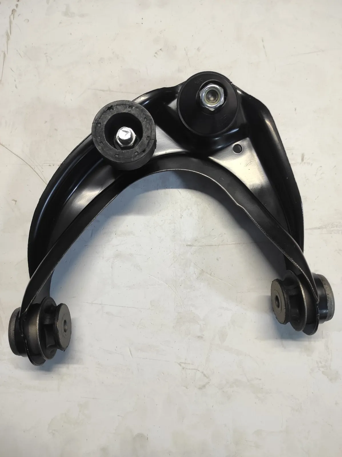 Рычаг передний левый верхний M6 (GG) 2002-2007