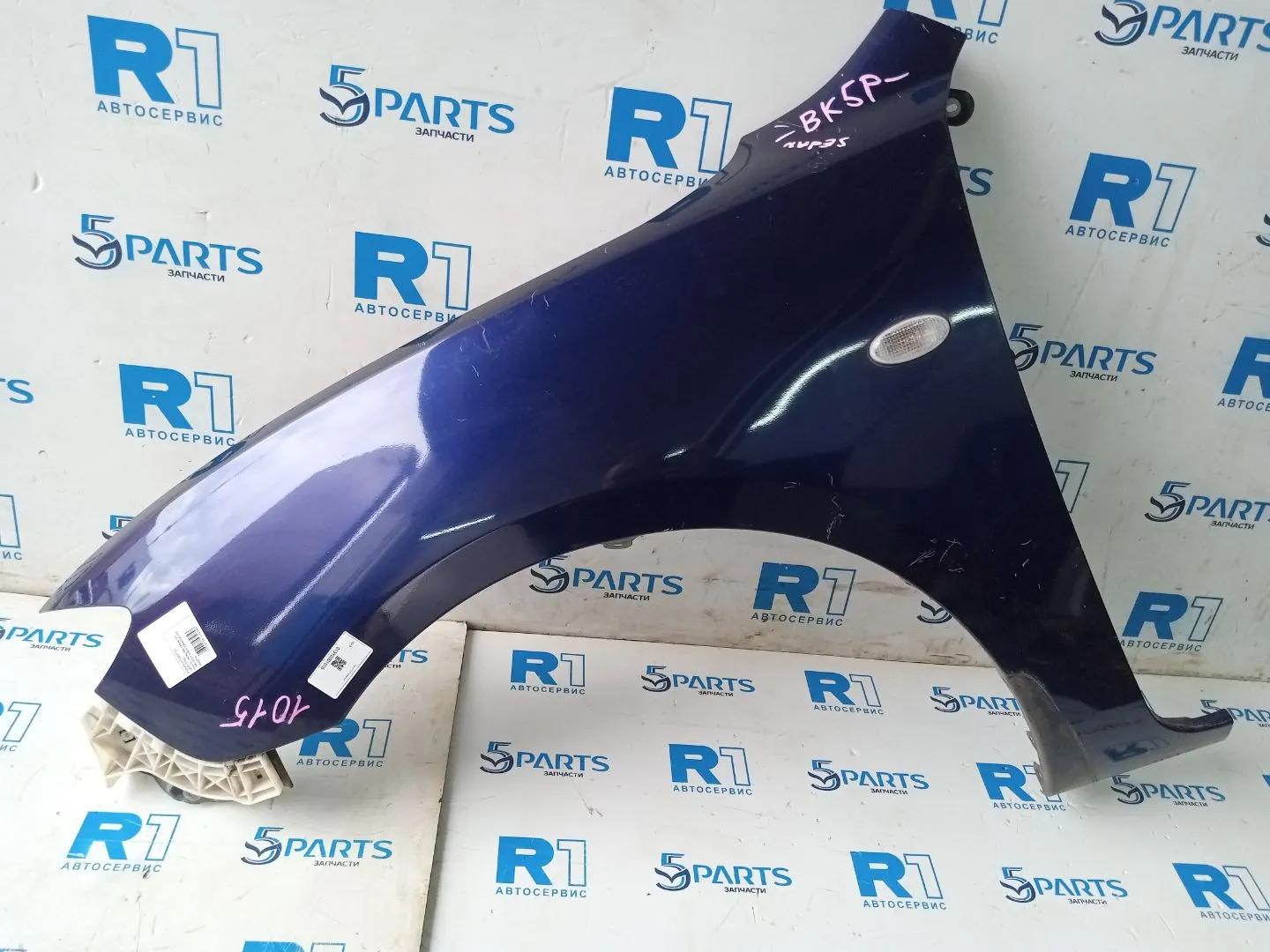 Крыло переднее левое M3 (BK) SDN 2003-2009