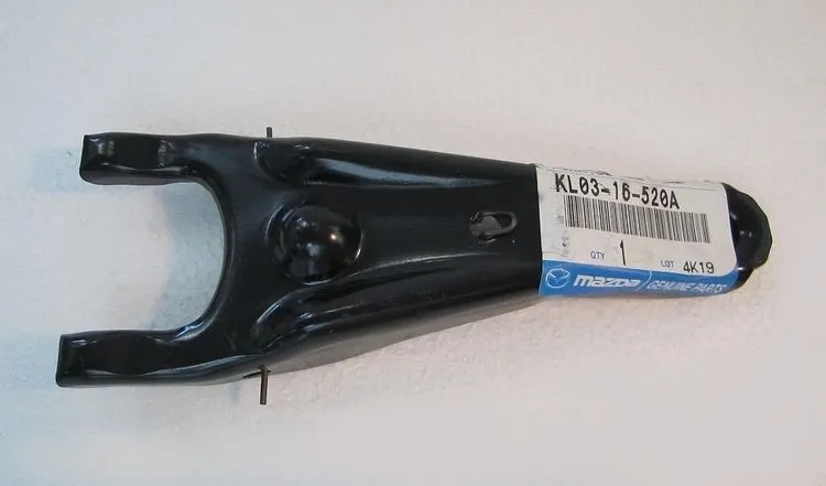 Вилка сцепления  M6 (GG, GH) 2002-2012