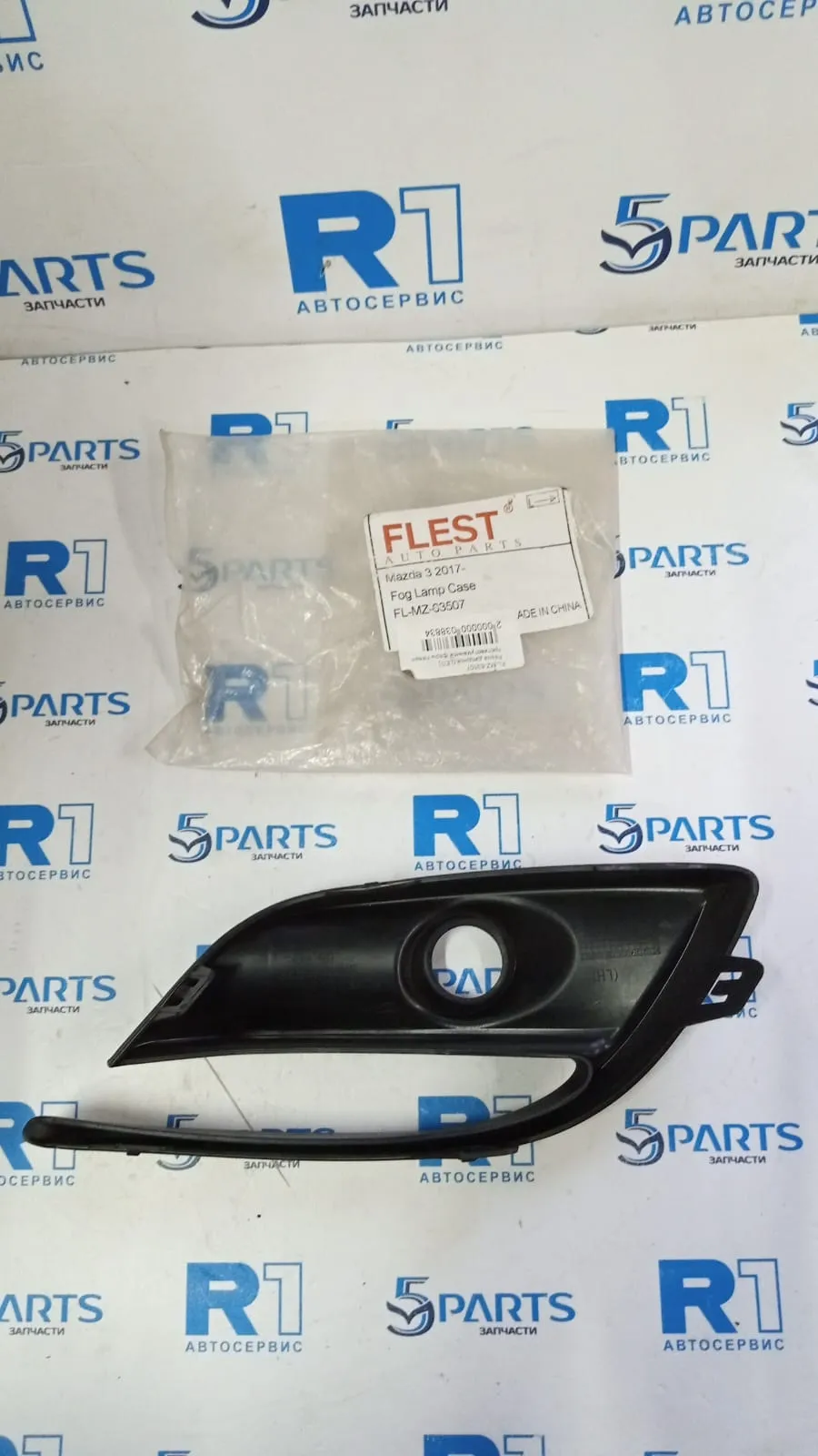 Рамка ПТФ левой M3 (BN) 2017-2019