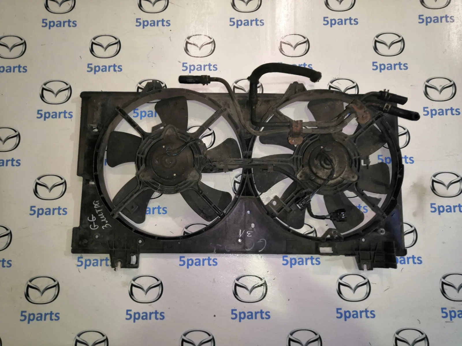 Диффузор радиатора M6 (GG) 2002-2006 3.0