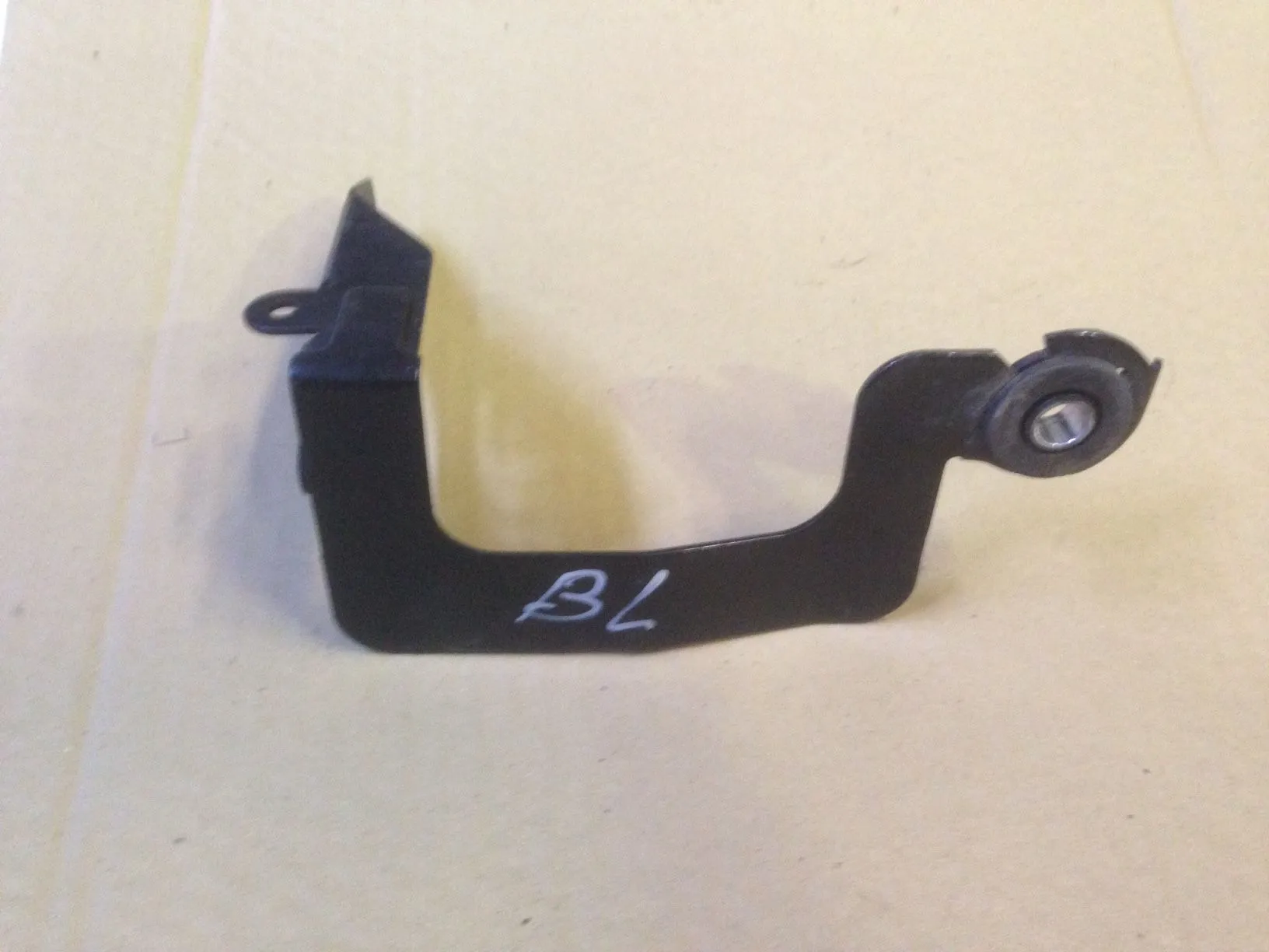 Кронштейн ГУР M3 (BL) 2009-2012