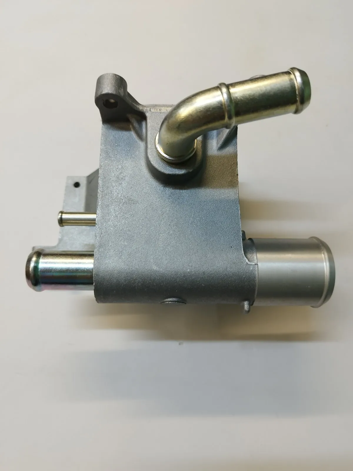 Тройник системы охлаждения 1.8, 2.0, 2.3