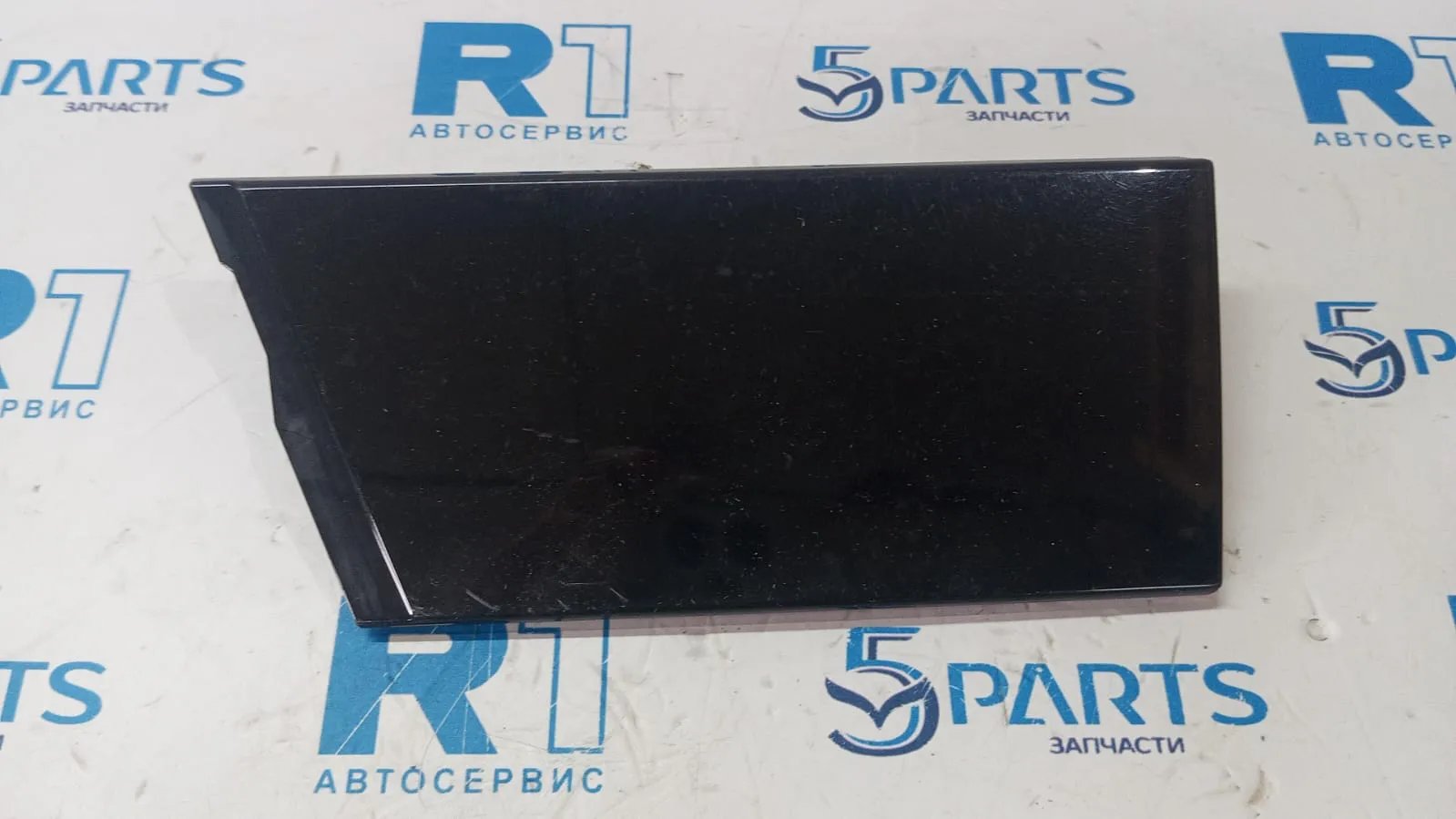 Молдинг задней левой двери M6 (GJ) 2012-2022