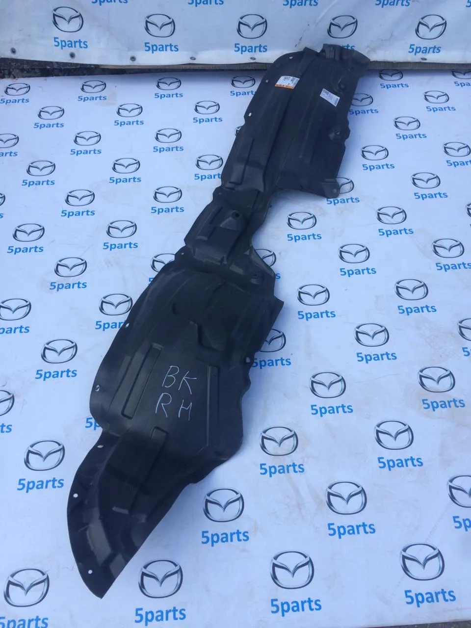 Подкрылок передний правый M3 (BK) 2003-2009