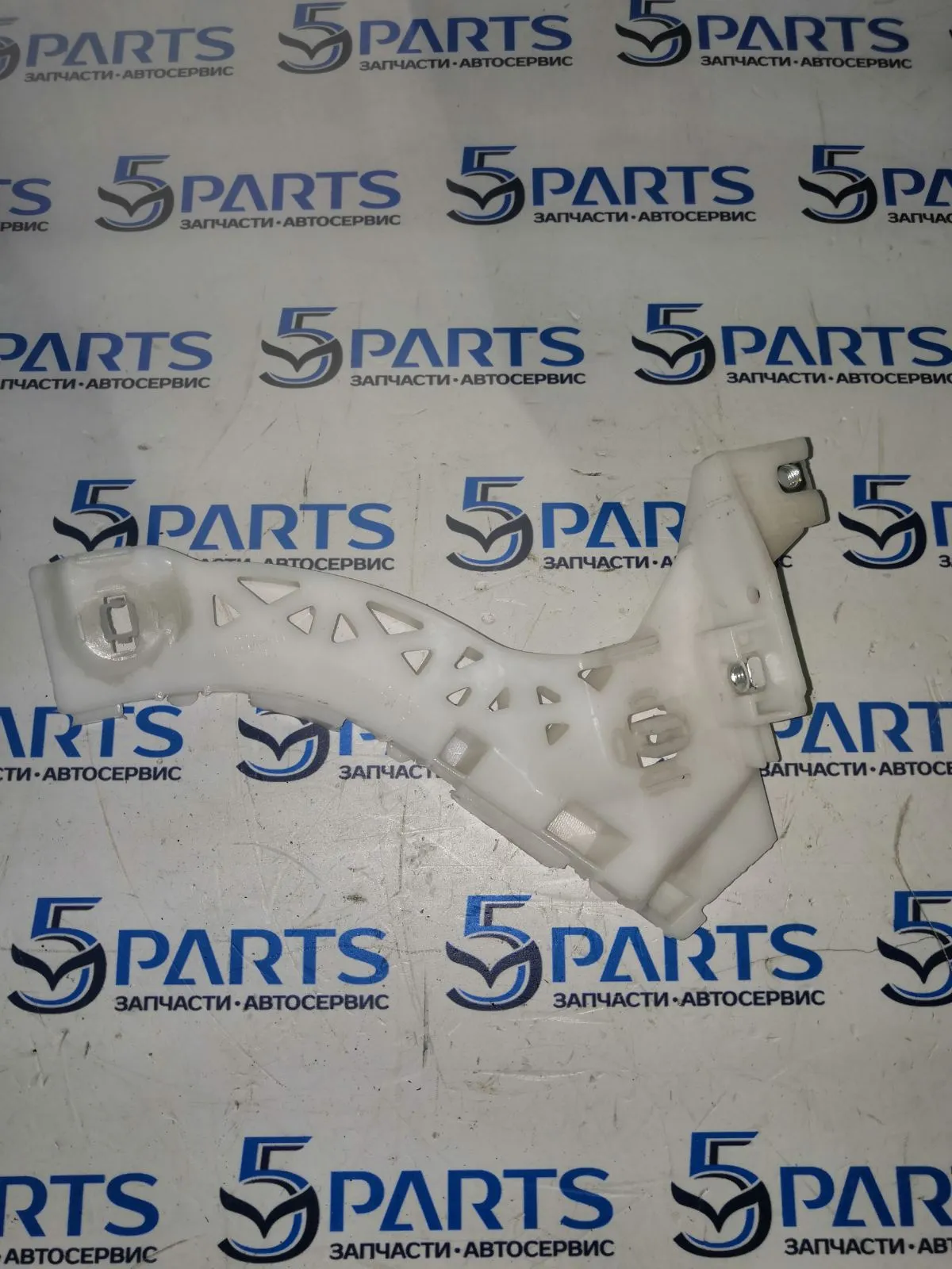 Кронштейн бампера переднего правый M3 (BK) SDN 2003-2009