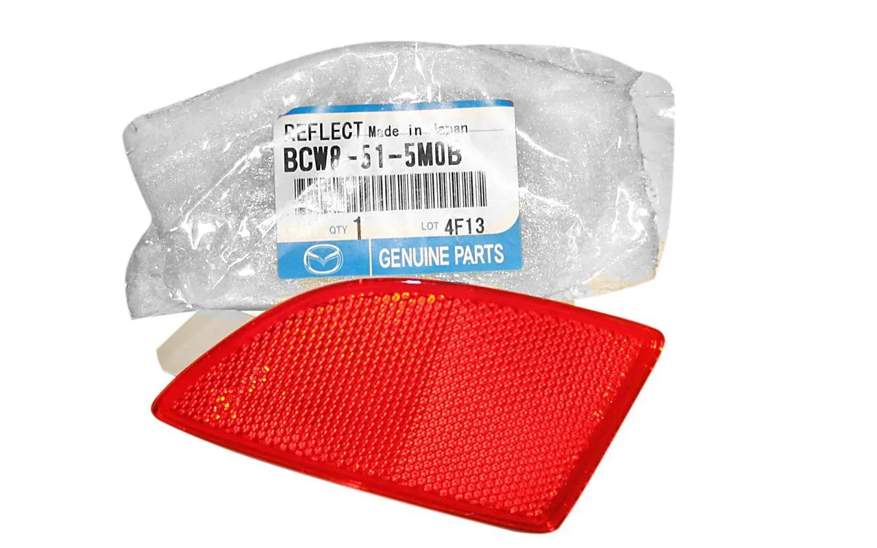 Катафот бампера заднего правый M3 (BL) HB 2009-2012