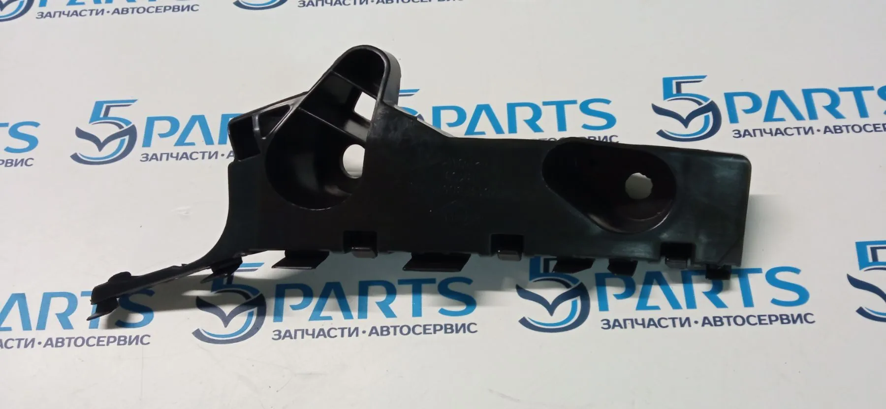 Кронштейн бампера переднего левый M3 (BM) 2013-2015