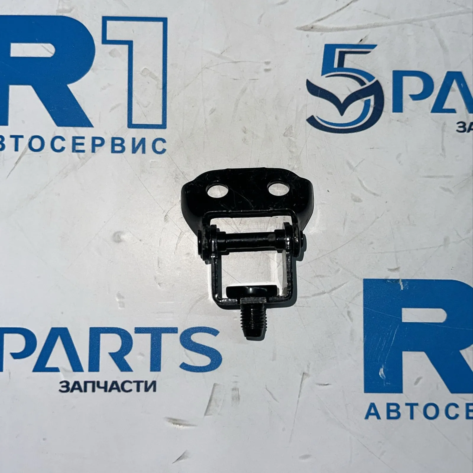 Петля крышки багажника левая M3 (BK) HB 2003-2009
