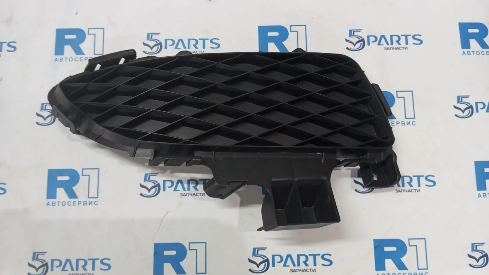 Заглушка ПТФ правой M3 (BK) SDN 2003-2006