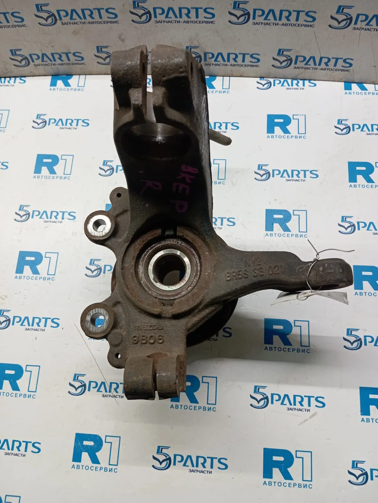 Кулак поворотный правый M3 (BK) 2005-2009