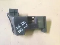 Кронштейн бампера центральный левый M3 (BK) SDN 2003-2009 купить в Москве