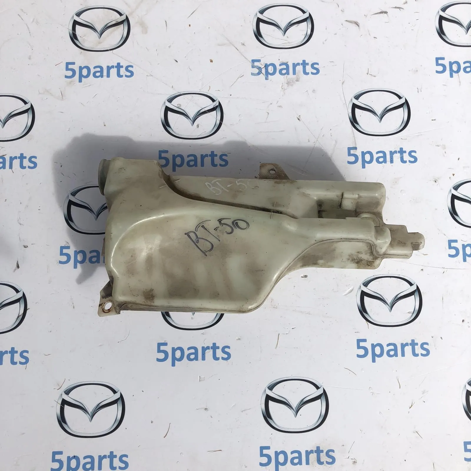 Бачок омывателя BT-50