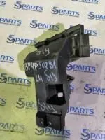 Кронштейн бампера центральный левый M3 (BK) HB 2003-2006 купить в Москве