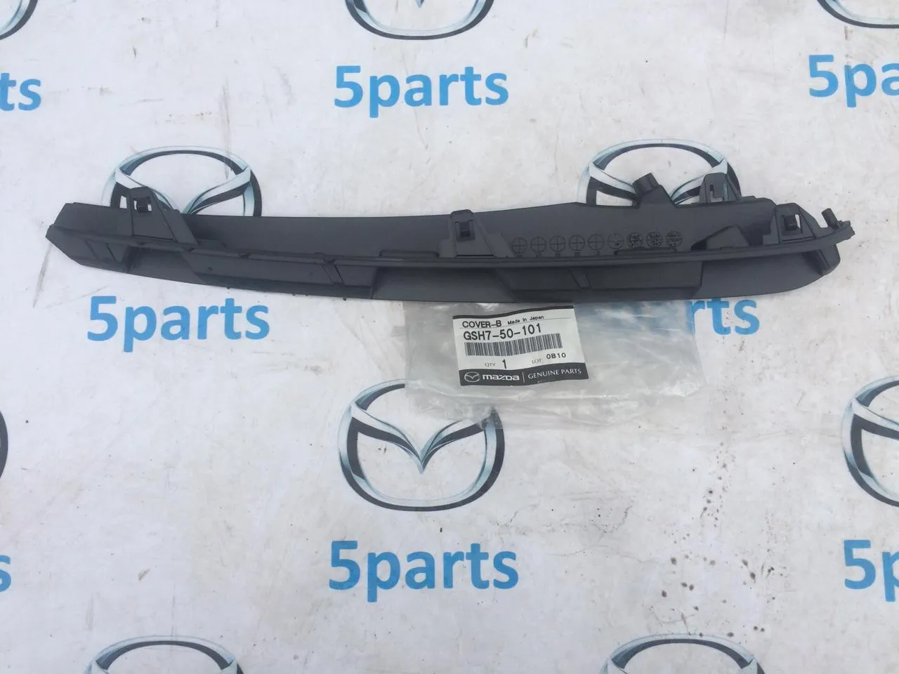 Заглушка ПТФ правой M6 (GL) 2018-2022