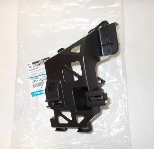 Кронштейн бампера центральный левый M3 (BK) SDN 2003-2009