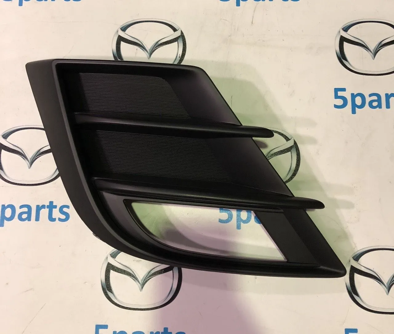 Рамка ПТФ правой M3 (BL) 2009-2011