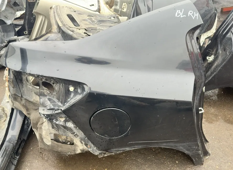 Крыло заднее правое M3 (BL) SDN 2009-2012