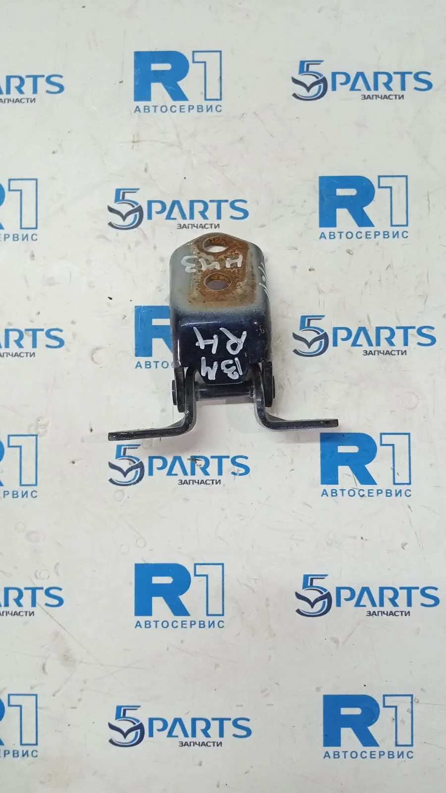 Петля двери передней правой нижняя  M2, M3, M6, CX-5