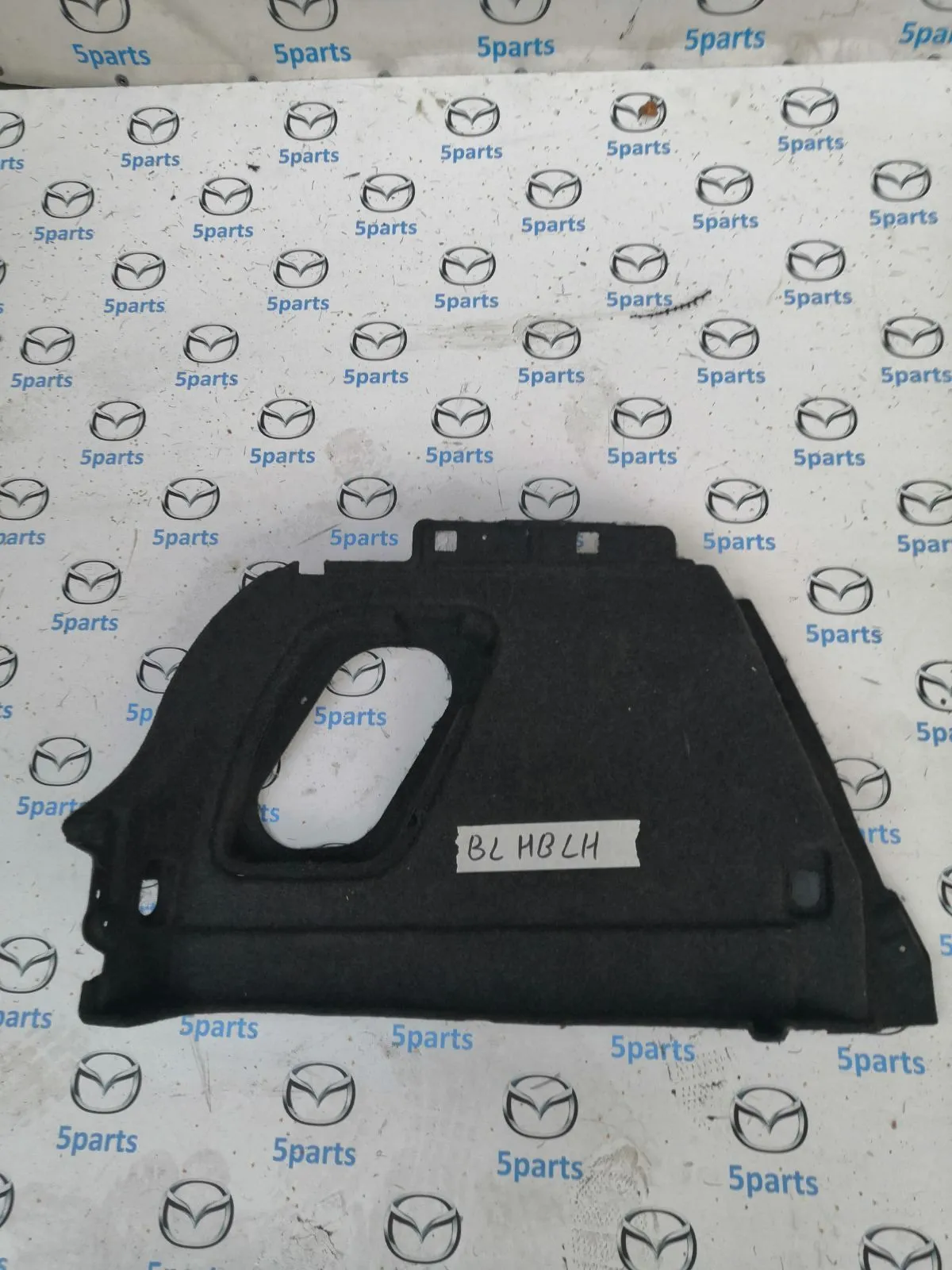 Обшивка багажника левая M3 (BL) HB 2009-2012