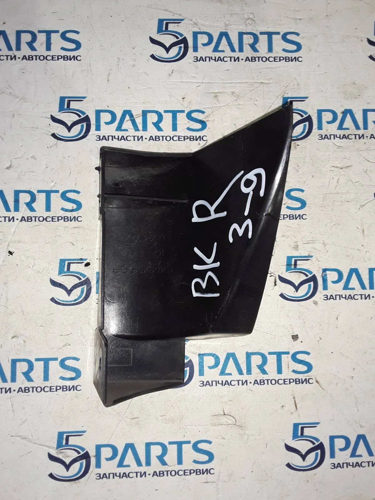 Дефлектор панели передней правый M3 (BK) 2003-2009