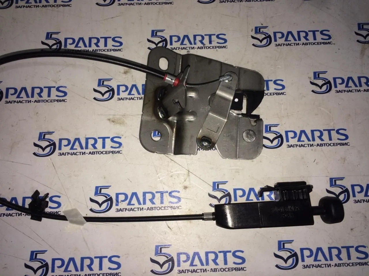 Замок заднего левого сидения M3 (BM) 2013-2017