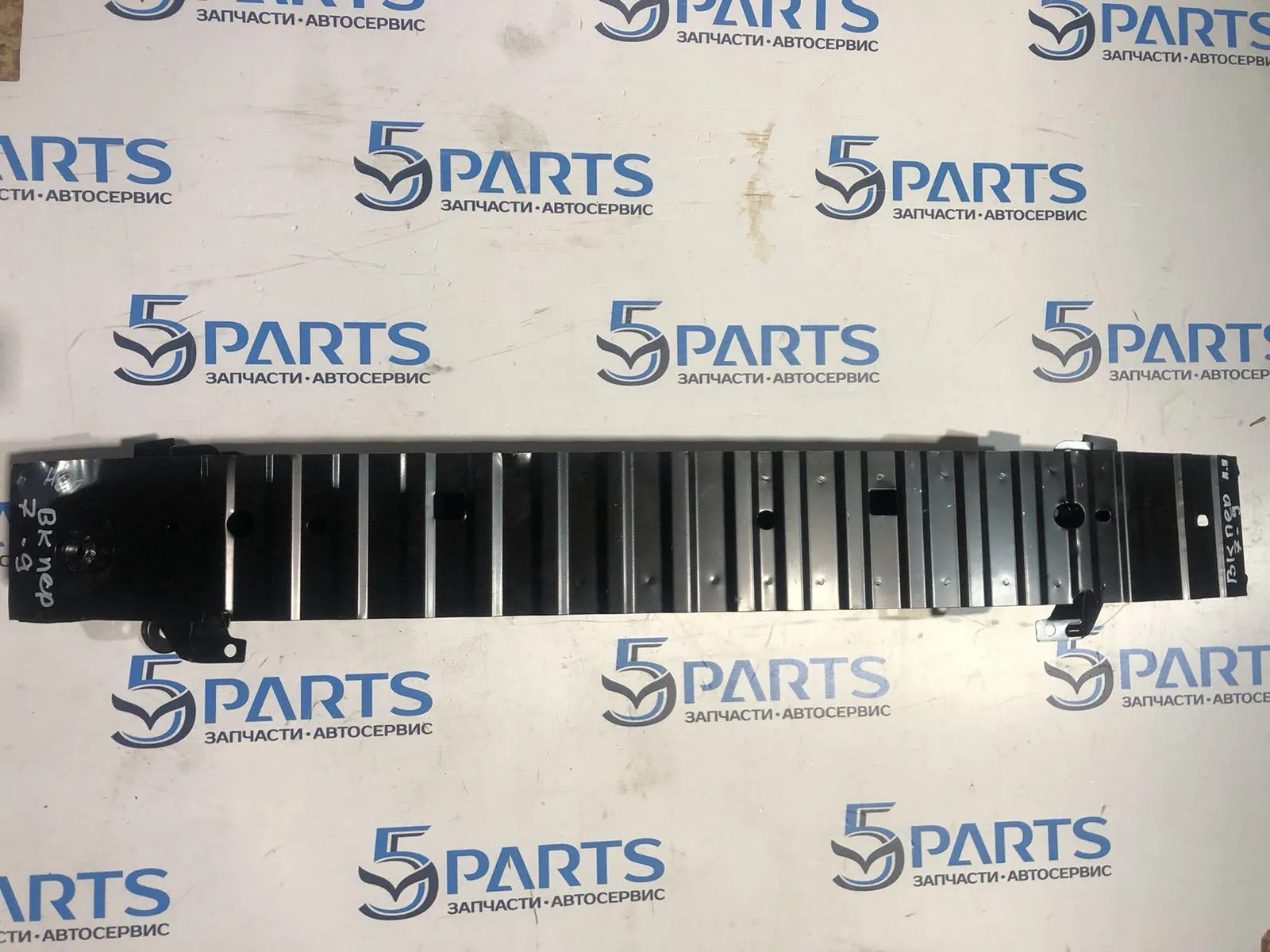 Усилитель бампера переднего M3 (BK) 2006-2009