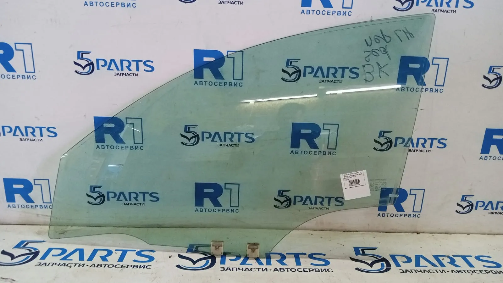 Стекло двери передней левой M3 (BK) 2003-2009