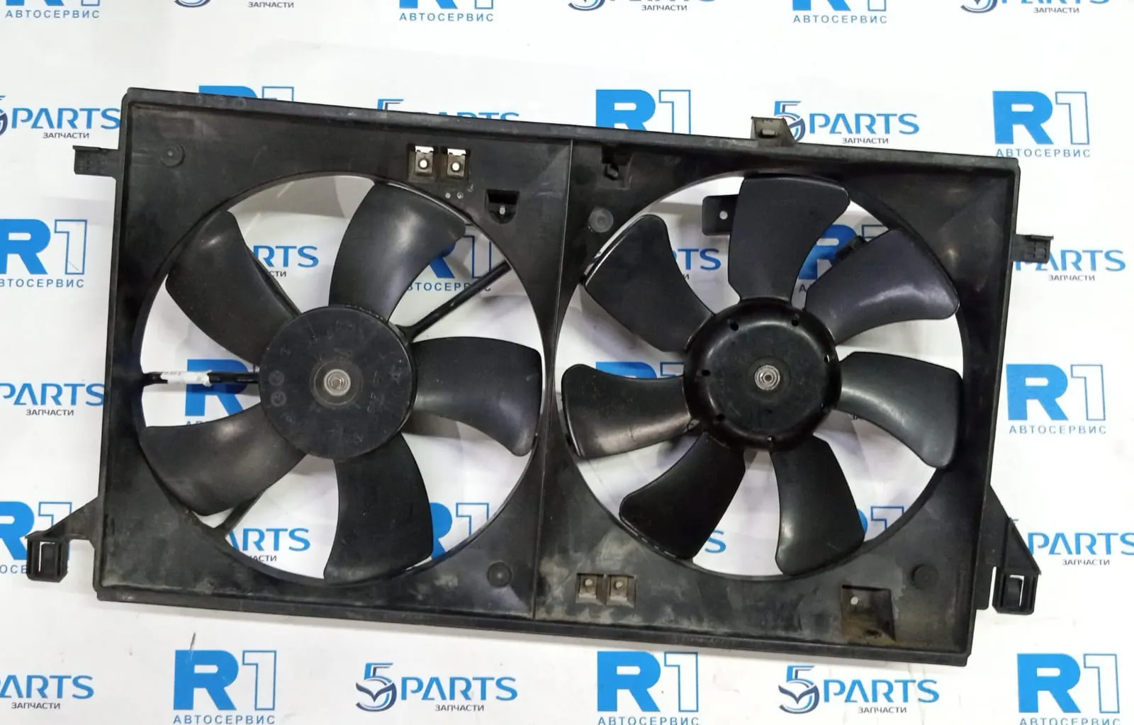 Диффузор радиатора M3 (BL) 2009-2012