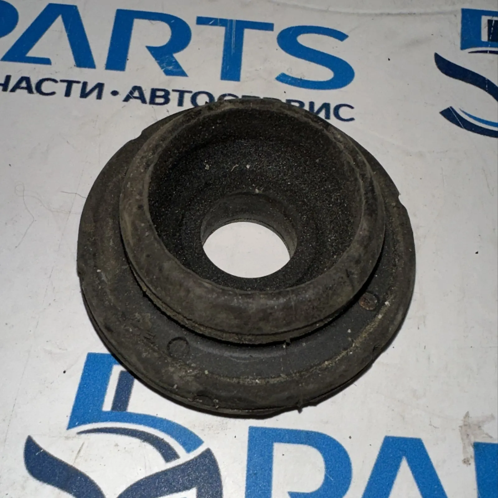 Кронштейн радиатора M3 (BK) 2003-2009