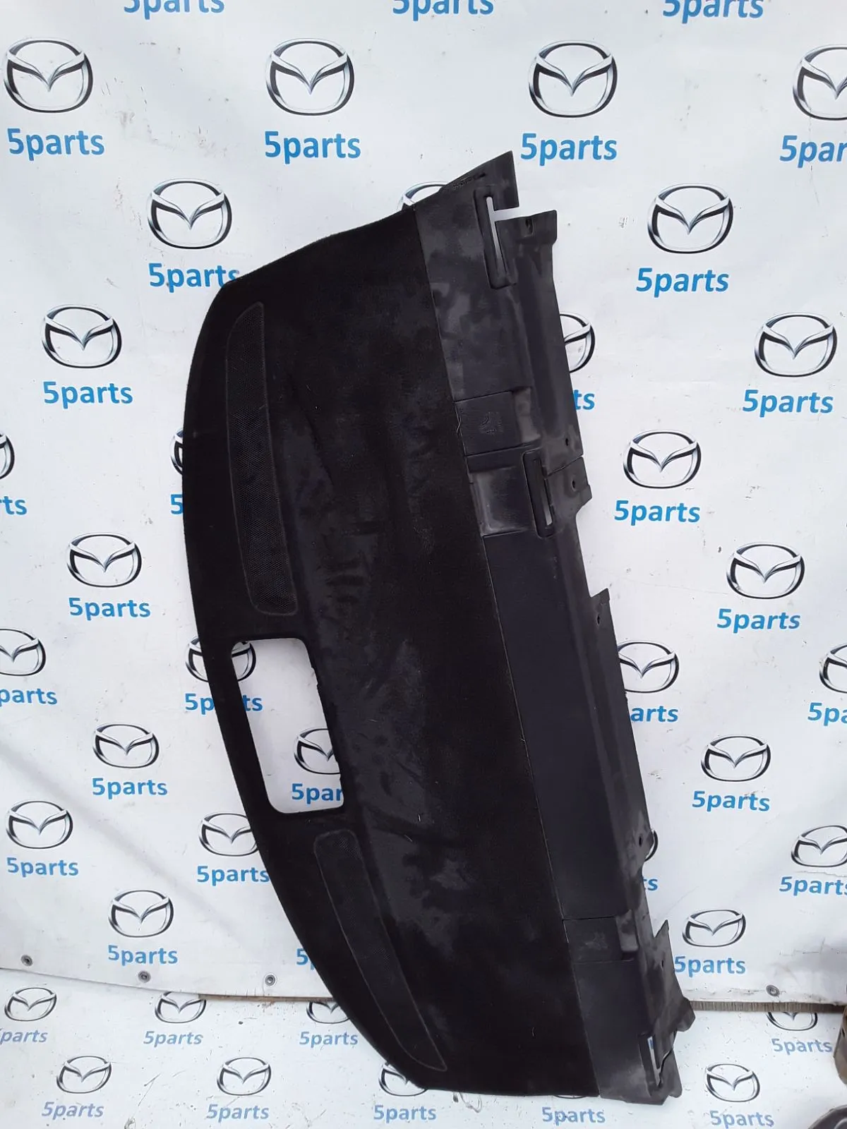 Полка стекла заднего M6 (GG) SDN 2002-2007