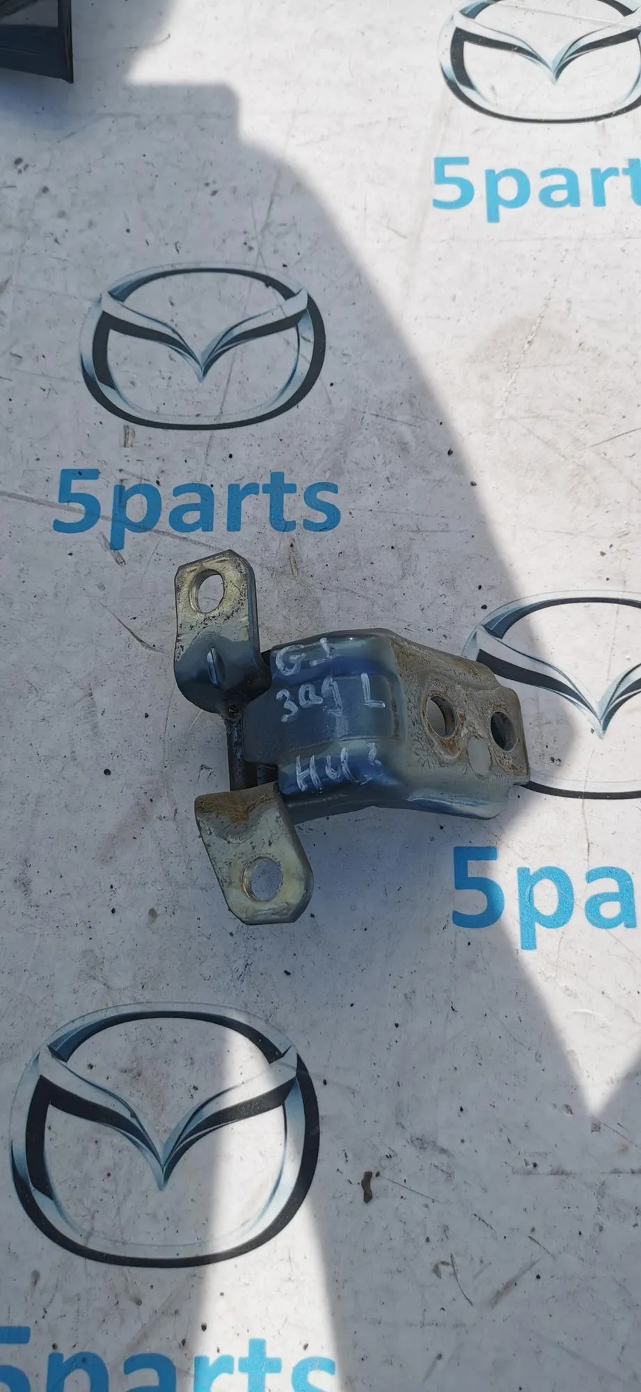 Петля двери задней левой нижняя M3, M6, CX-5