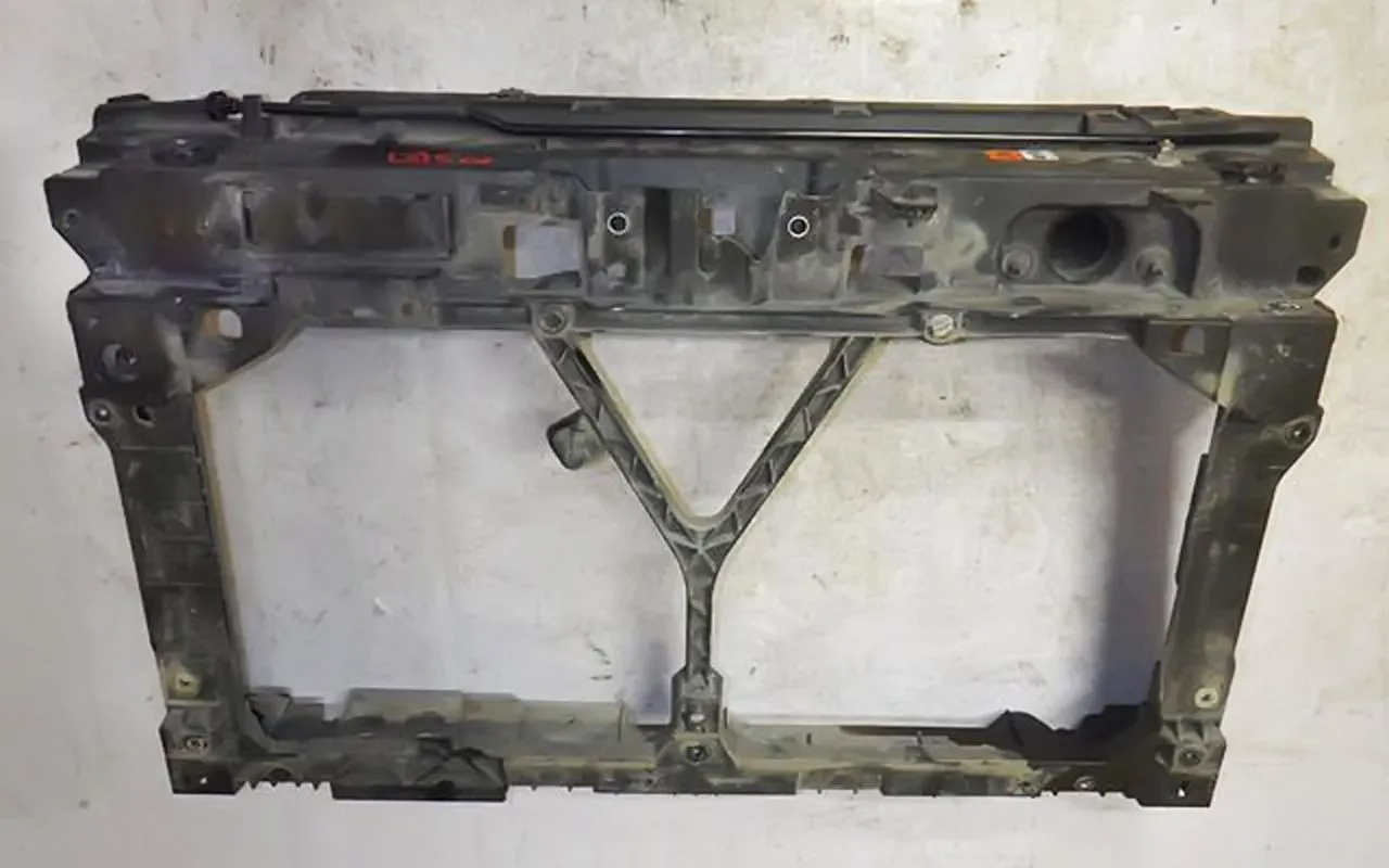 Панель передняя M3 (BL) 2009-2012