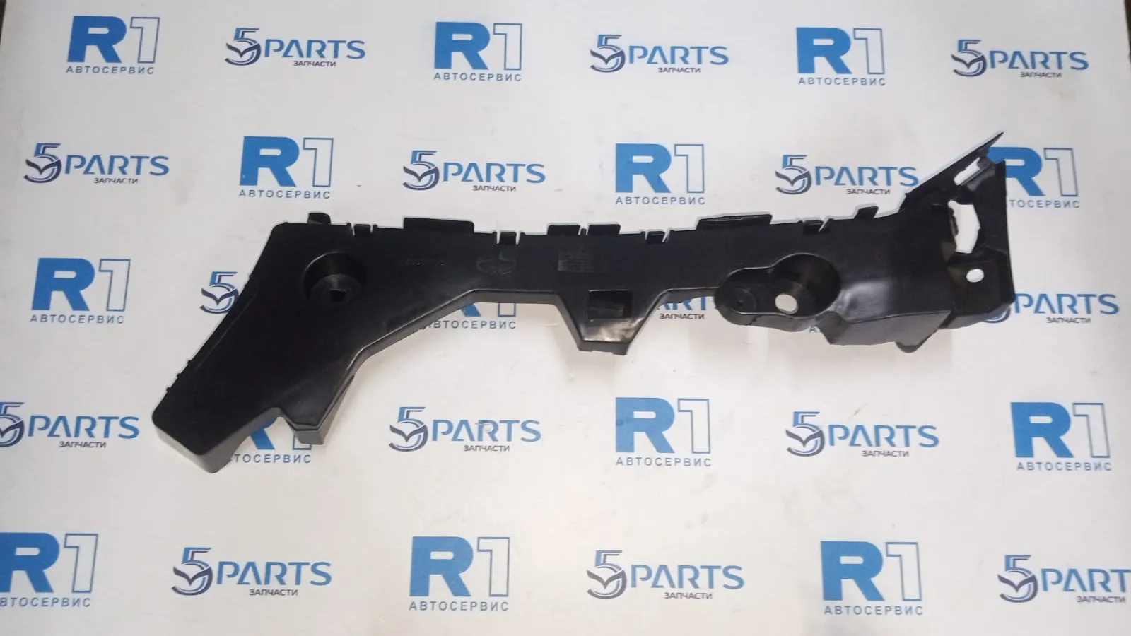 Кронштейн бампера заднего правый M3 (BL) SDN 2009-2012