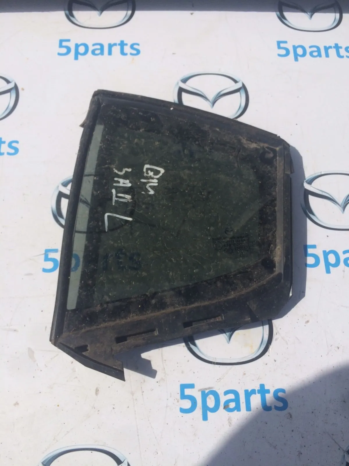 Стекло двери задней левой (форточка) M3 (BM,BN) HB 2013-2019