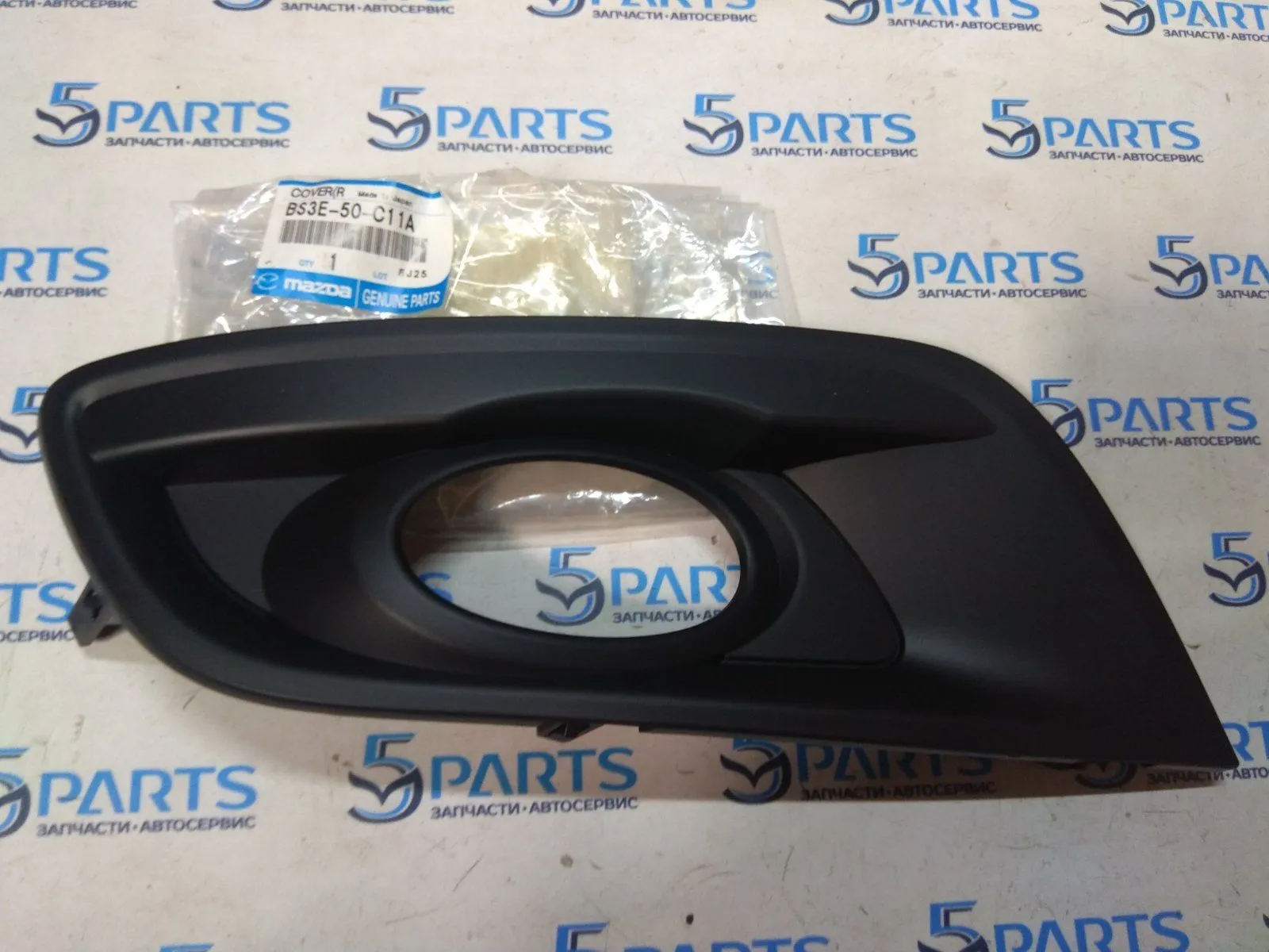 Рамка ПТФ правой M3 (BK) HB 2006-2008