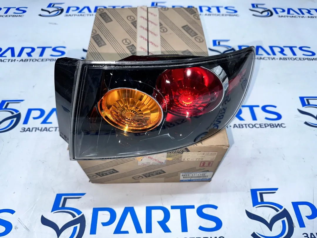 Фонарь внешний правый M3 (BK) SDN 2004-2006