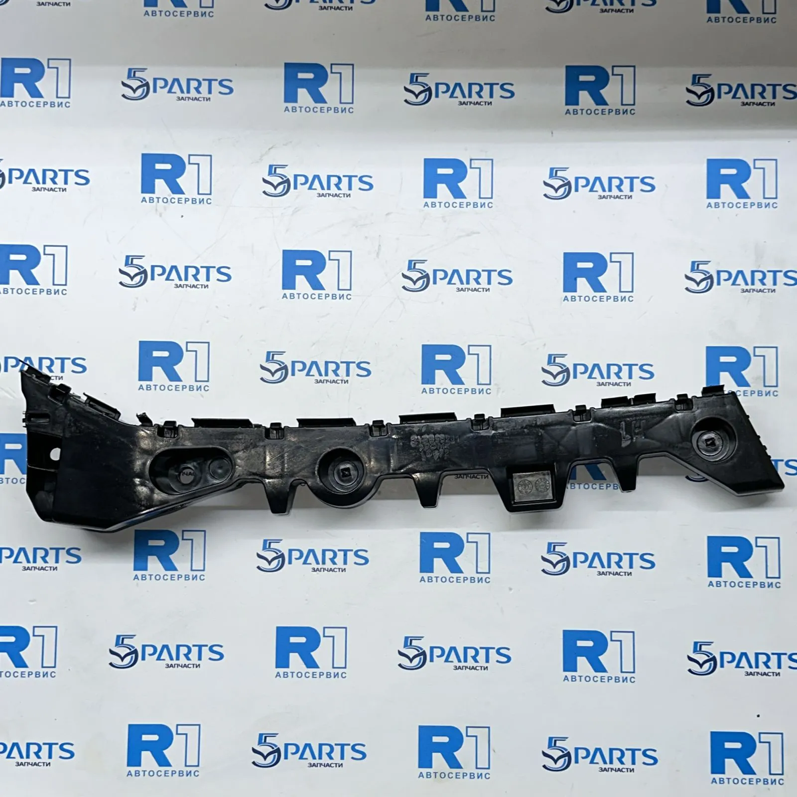 Кронштейн бампера заднего левый M6 (GJ) 2012-2017