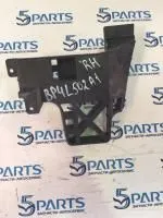 Кронштейн бампера центральный правый M3 (BK) HB 2003-2006 купить в Москве