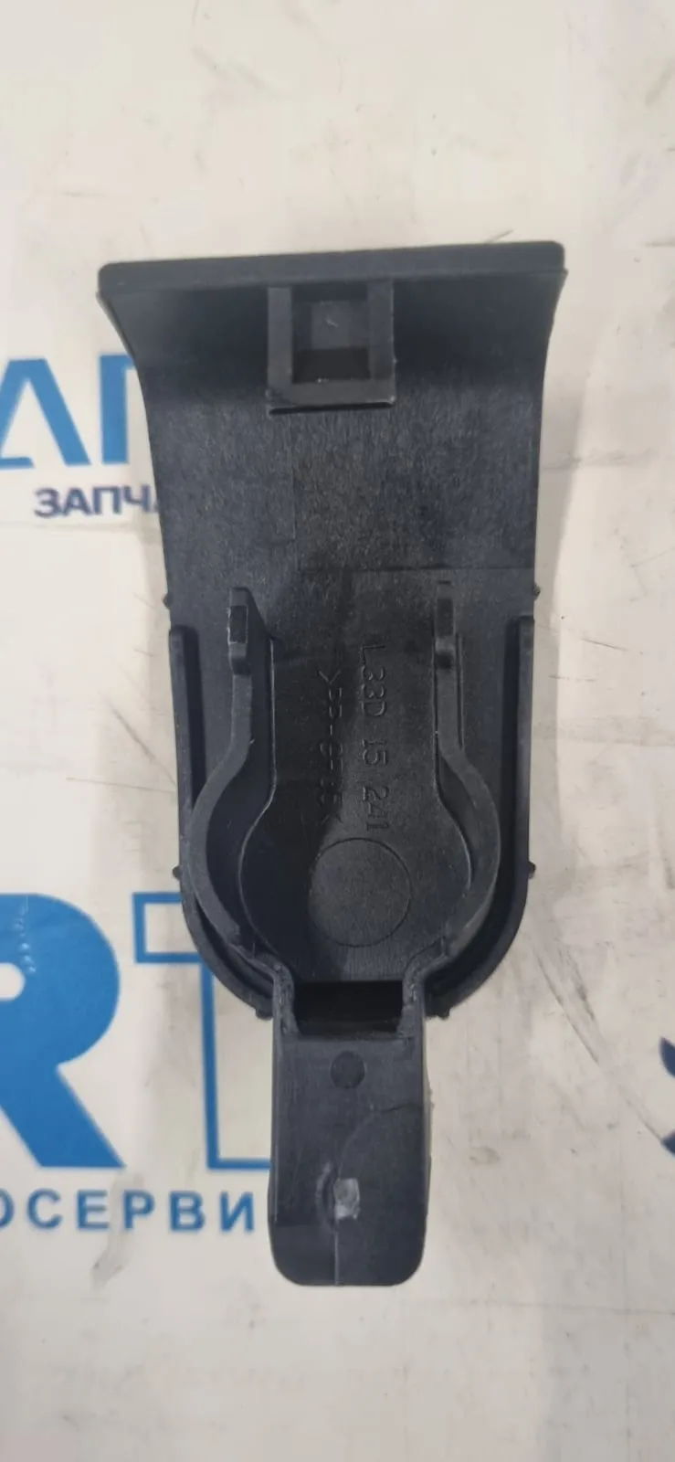 Кронштейн радиатора верхний M2, M6, CX-7