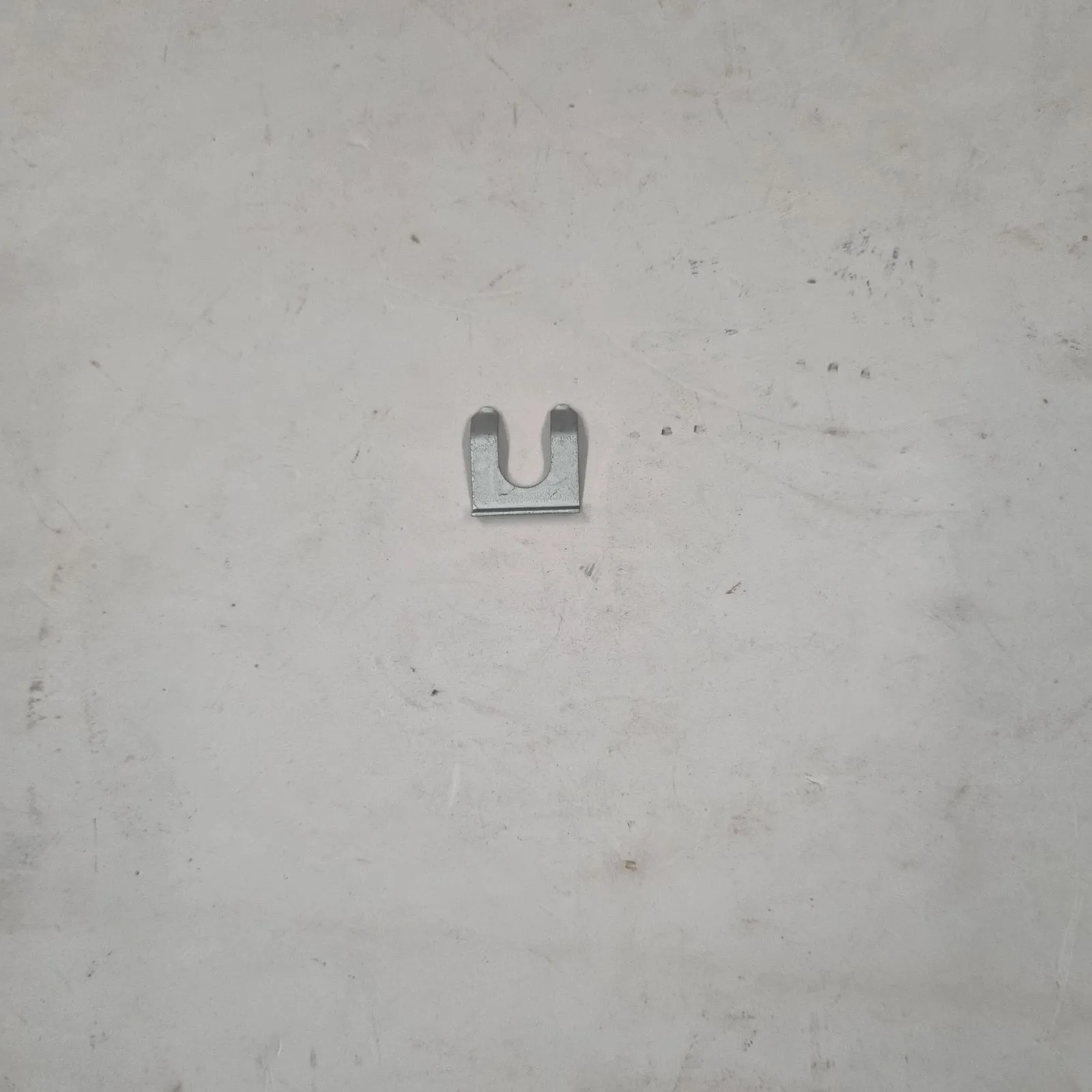 Скоба крепления тормозного шланга