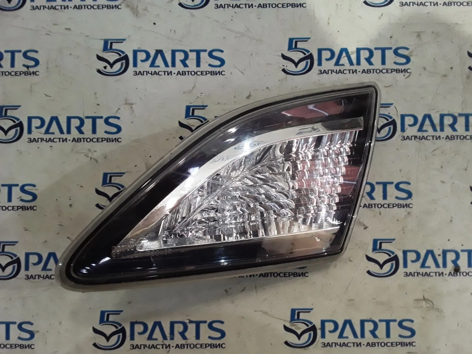 Фонарь внутренний правый M3 (BL) SDN 2009-2012